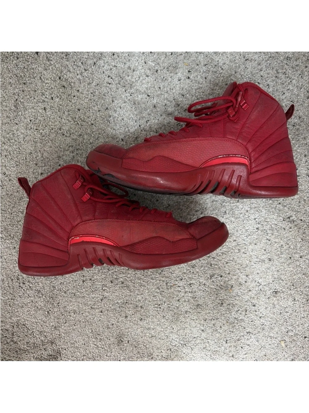 Air jordan 12 shoes  Men's size 11.
